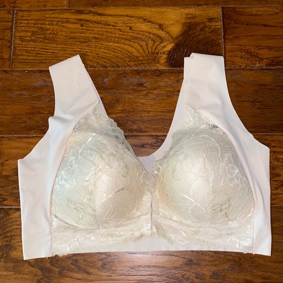 By Nicole cream bra size 48D - Picture 1 of 4